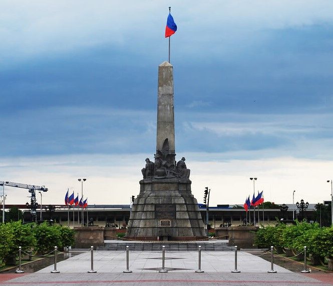 Monumento a José Rizal, Filipinas